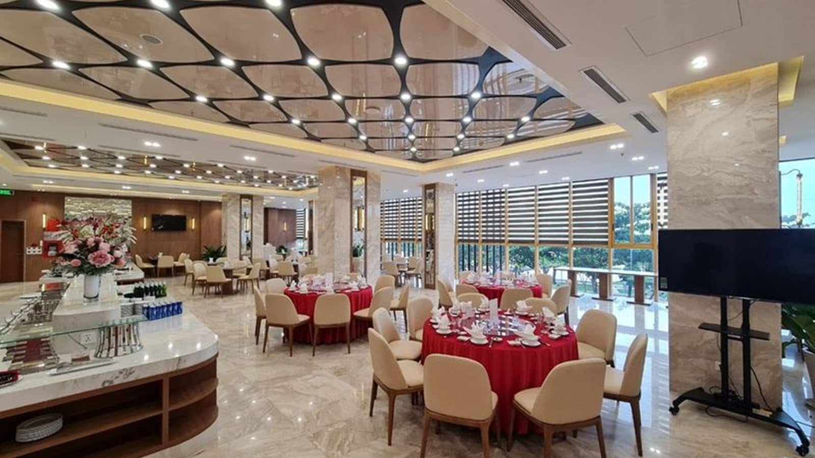 restaurants-crystal-restaurant