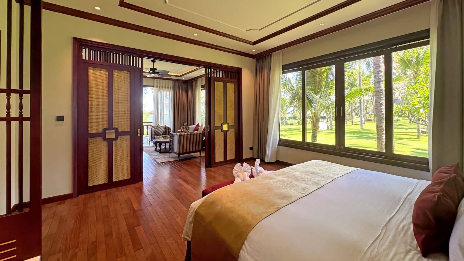 rooms-beachfront-suite-villa