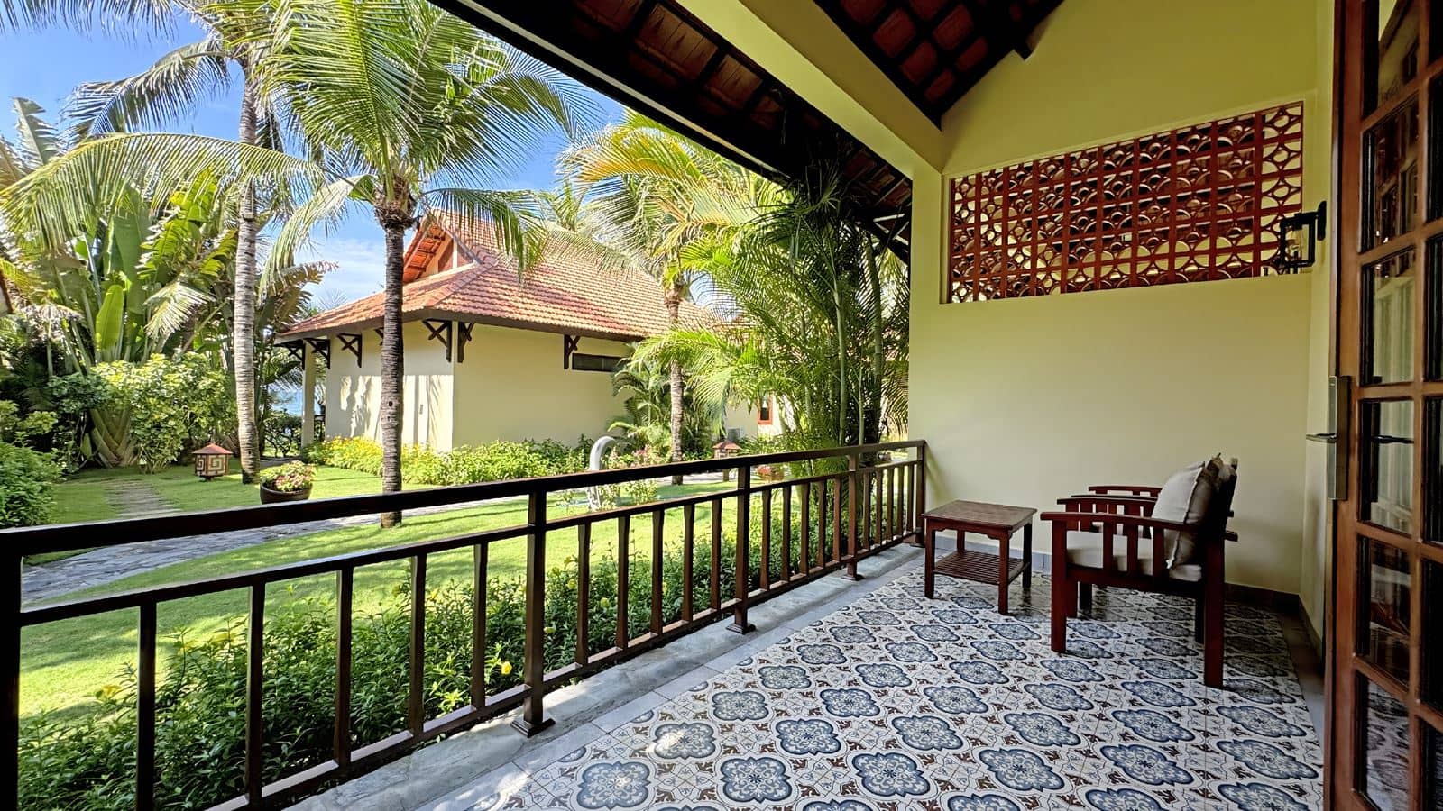 rooms-bungalow-garden-or-pool-view-child-without-extra-bed