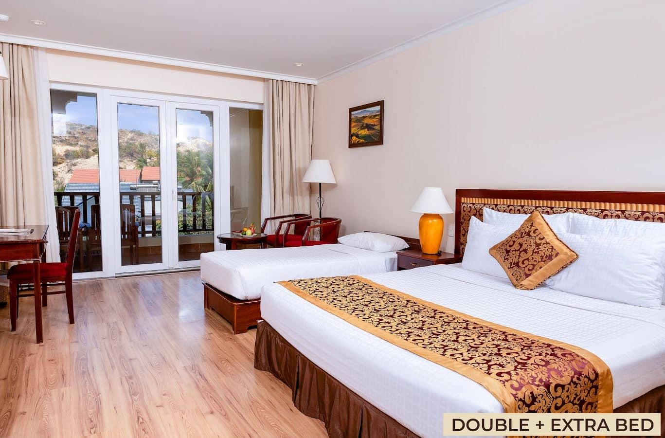 rooms-deluxe-sea-view-balcony