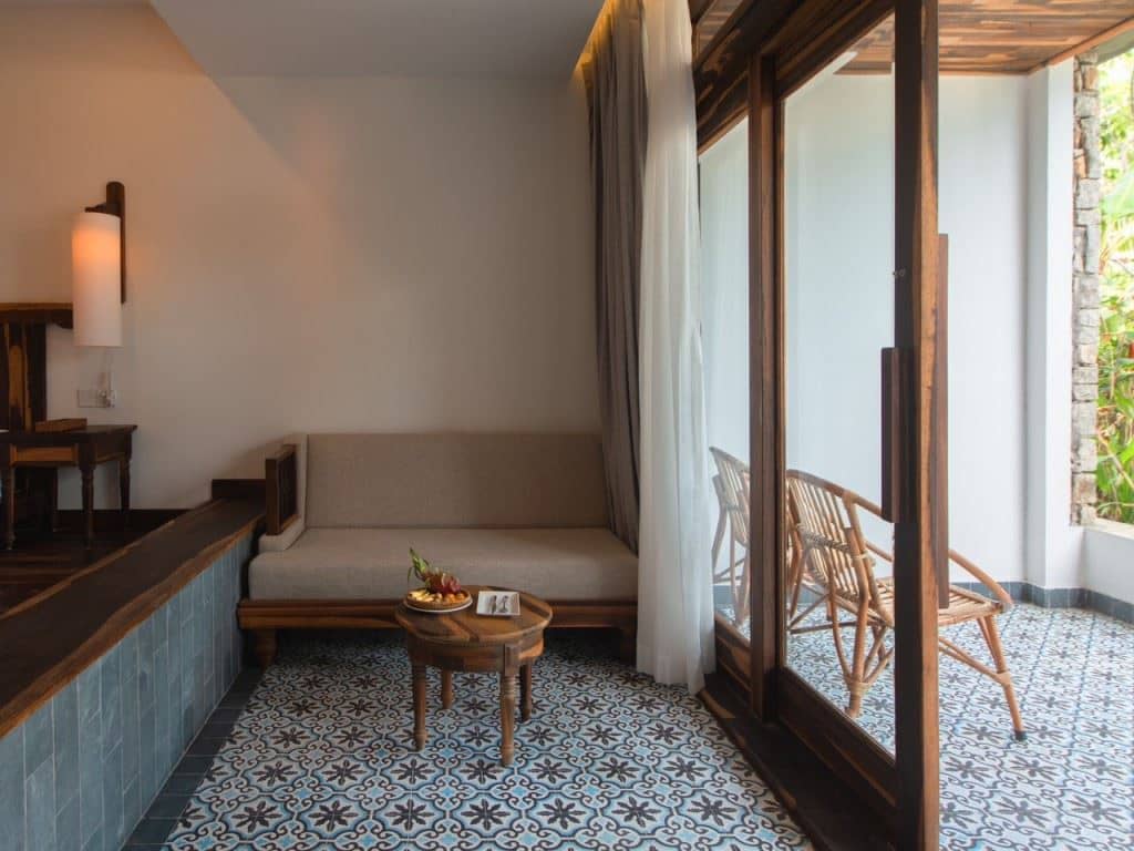 rooms-balcony-room