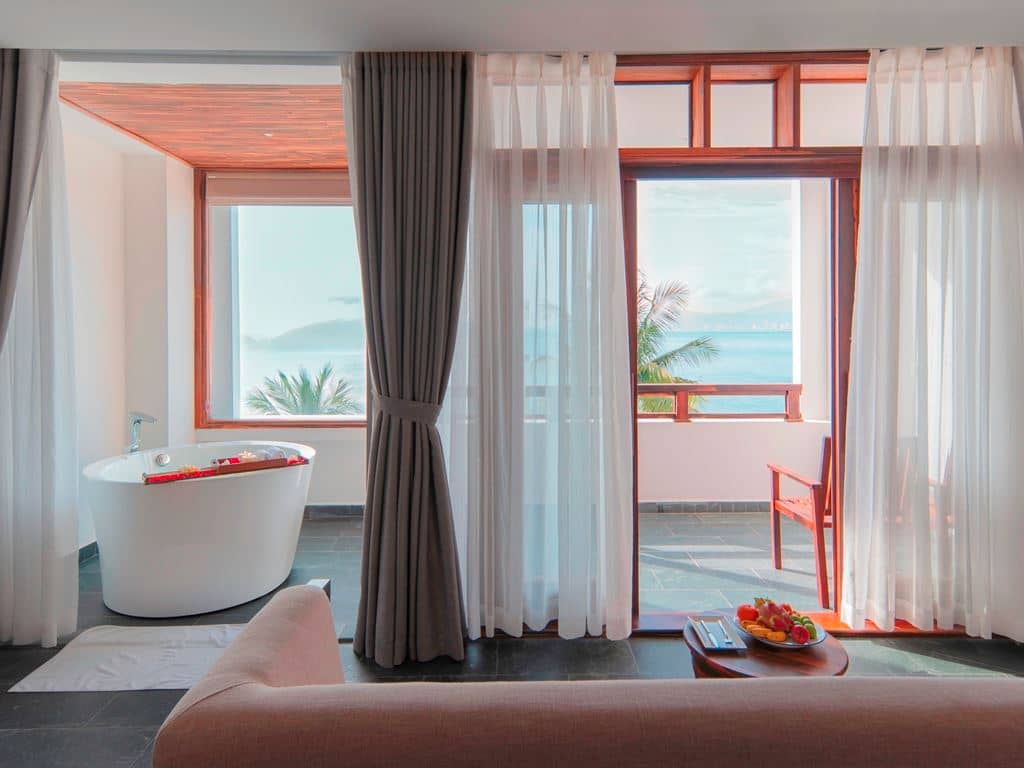 rooms-exexecutive-ocean-king-suite