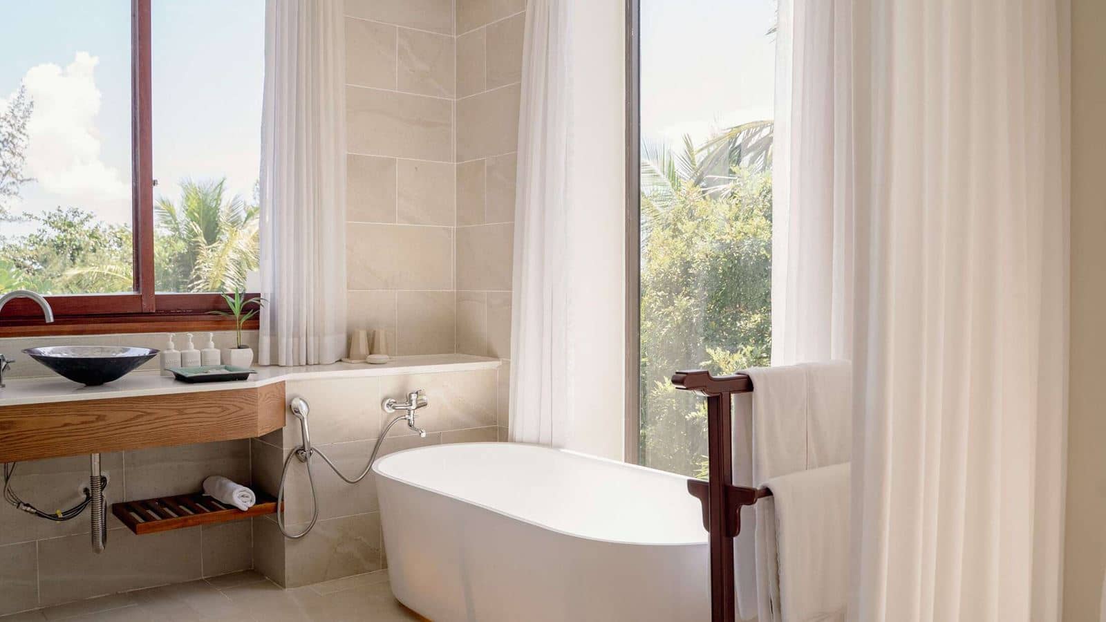 rooms-pax-junior-suite