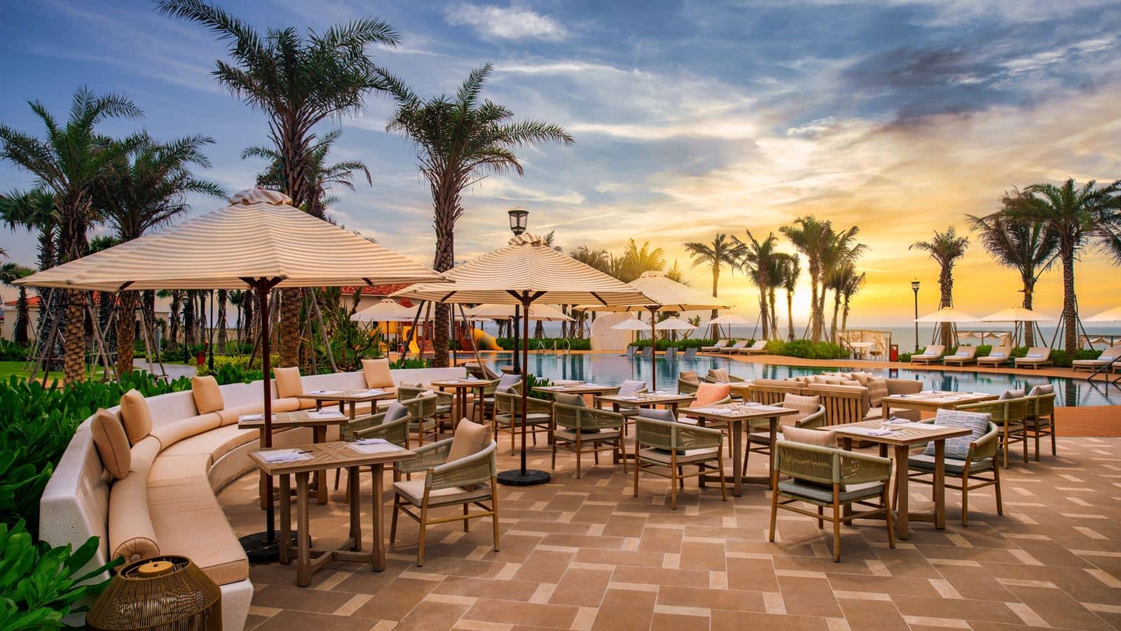 bars-citrino-restaurant--pool-bar