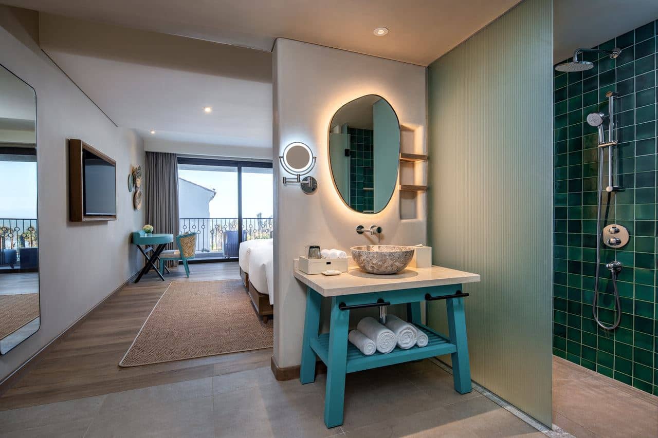 rooms-premium-sea-view-room