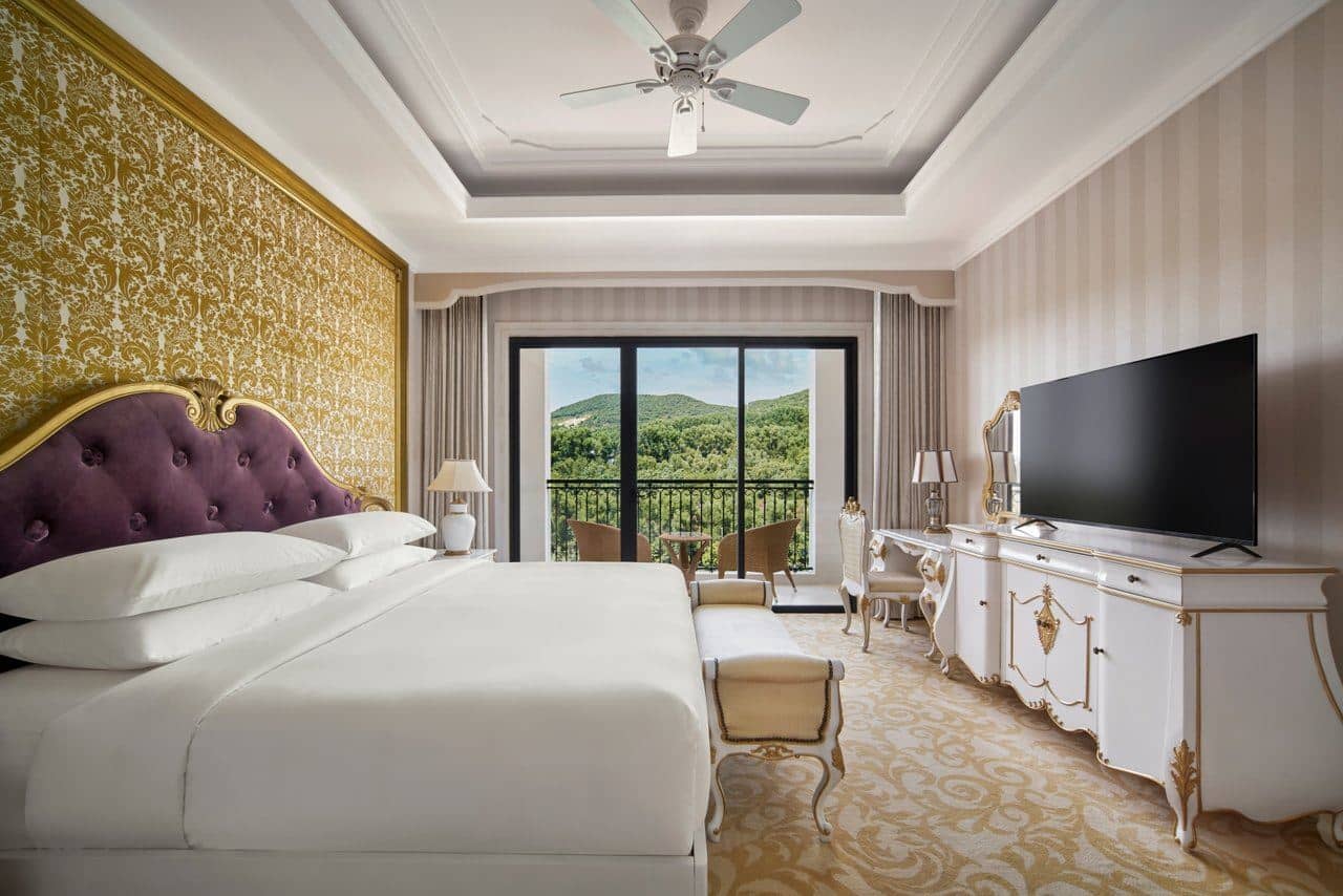 rooms-executive-suite-garden-view