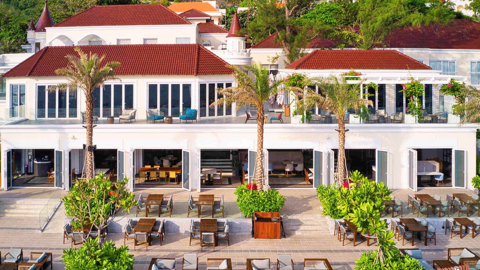 restaurants-breezes-restaurant