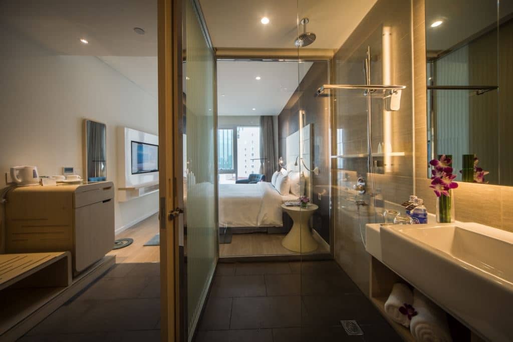 rooms-deluxe-room