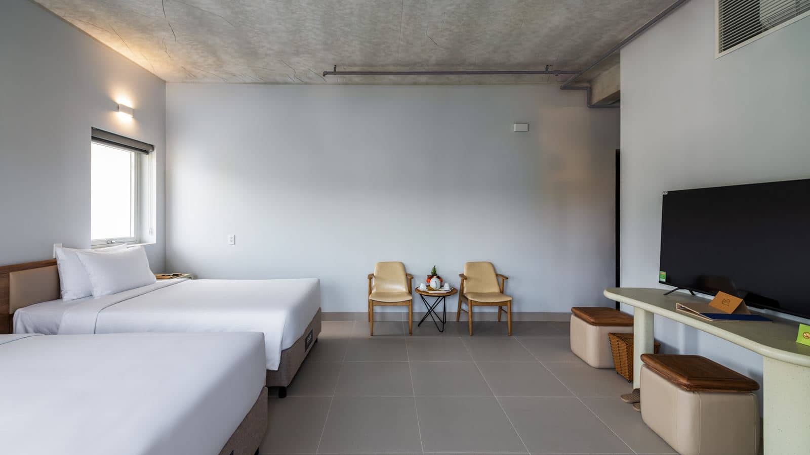 rooms-superior-with-window