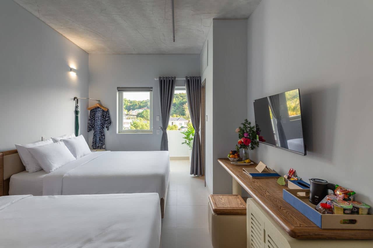 rooms-superior-triple-with-balcony