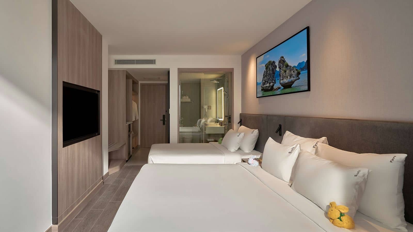 rooms-triple-city-view