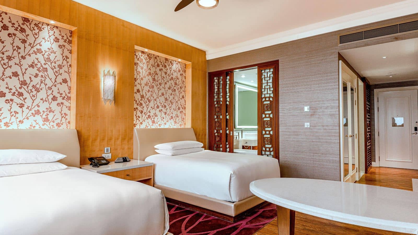 rooms-classic-ocean-kingtwin-room