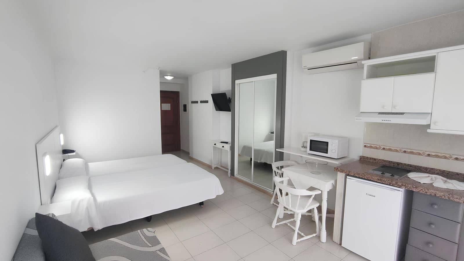 rooms-studio-standard-balconyterrace