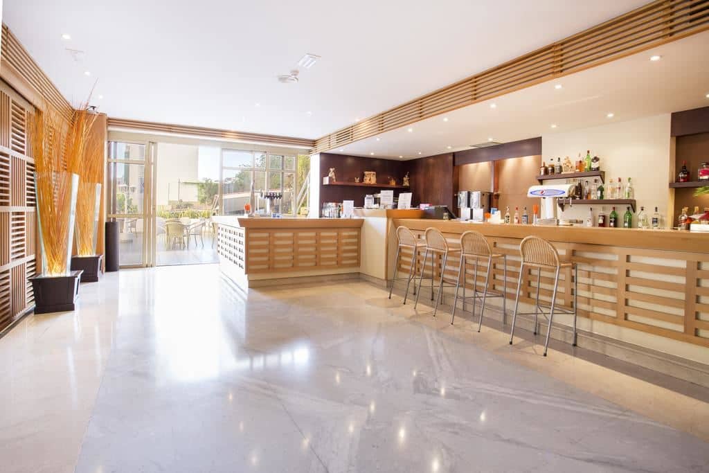 bars-main-bar