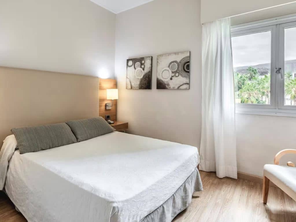 rooms-single-room