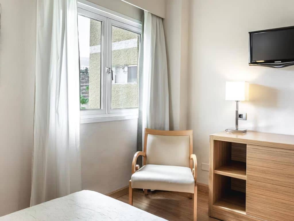 rooms-single-room