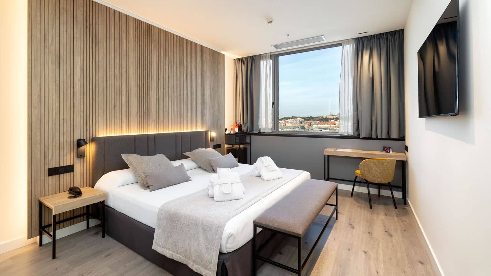 rooms-superior-room