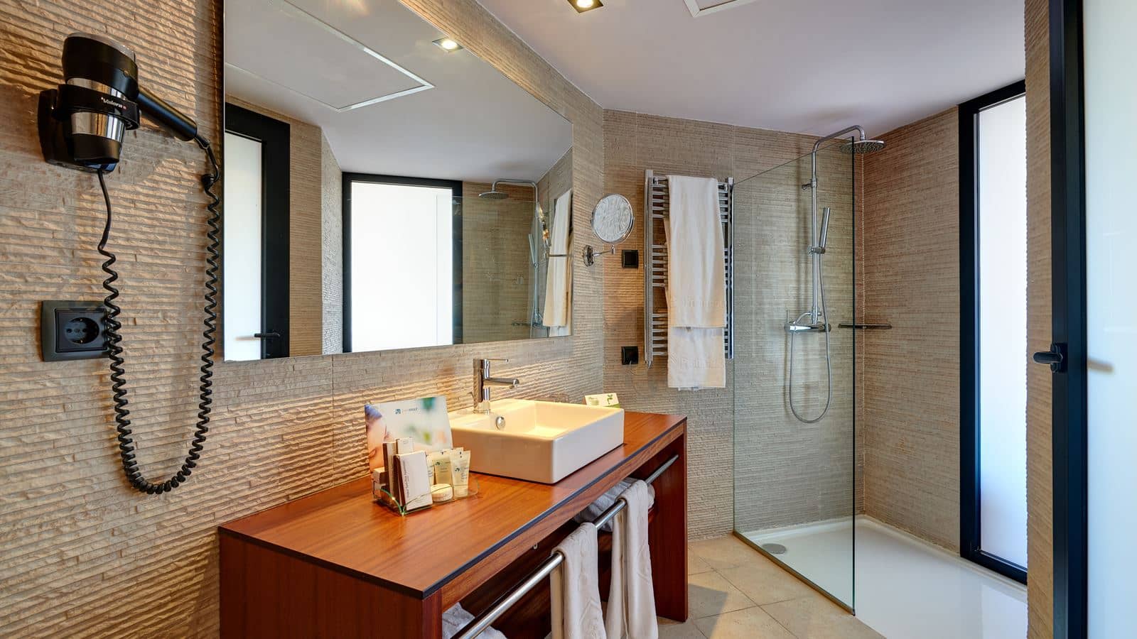 rooms-junior-suite
