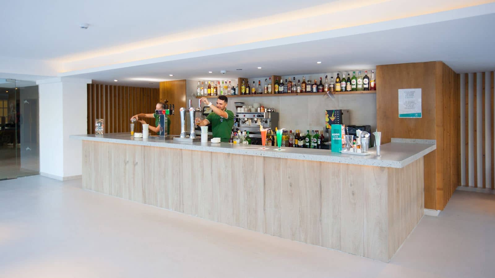 bars-poolside-snack-bar