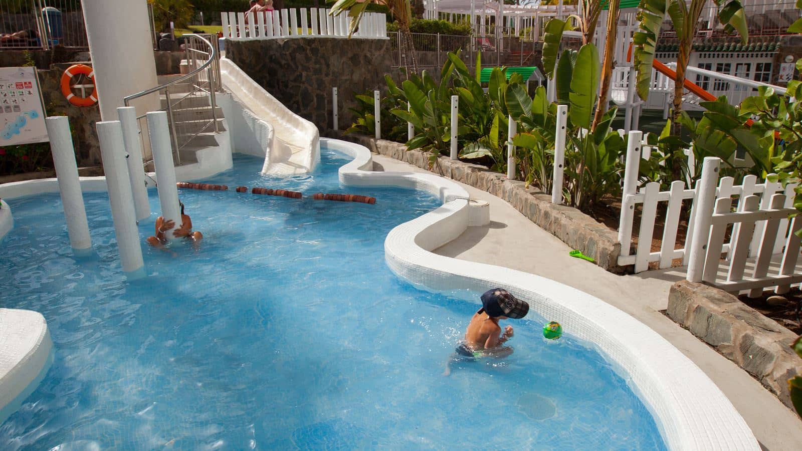 pools-outdoor-childrens-pool