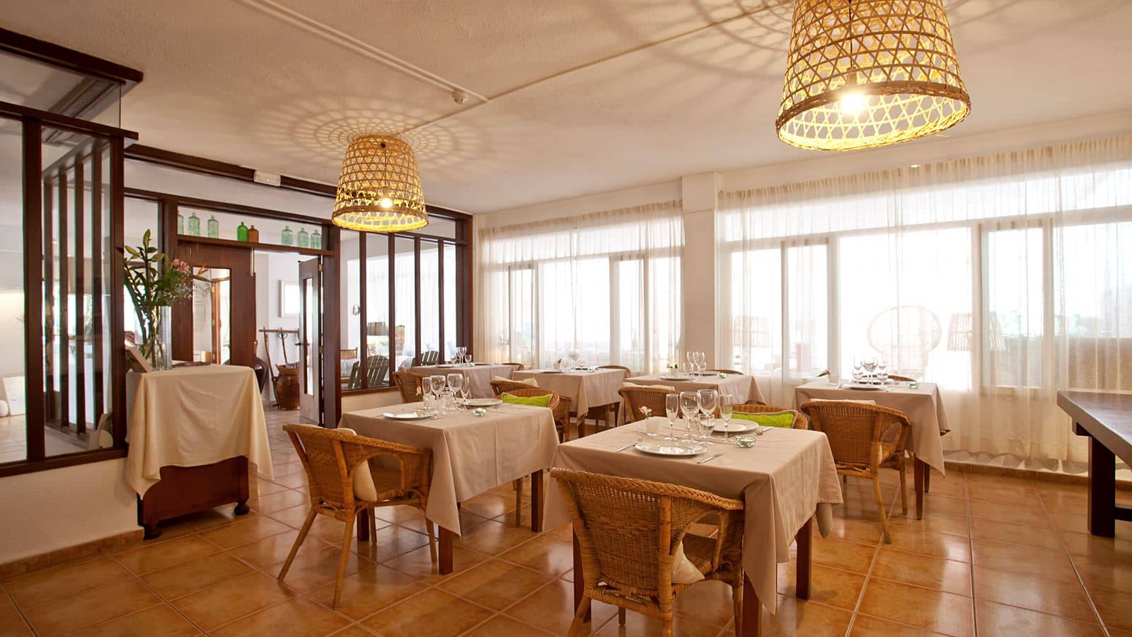 restaurants-restaurant