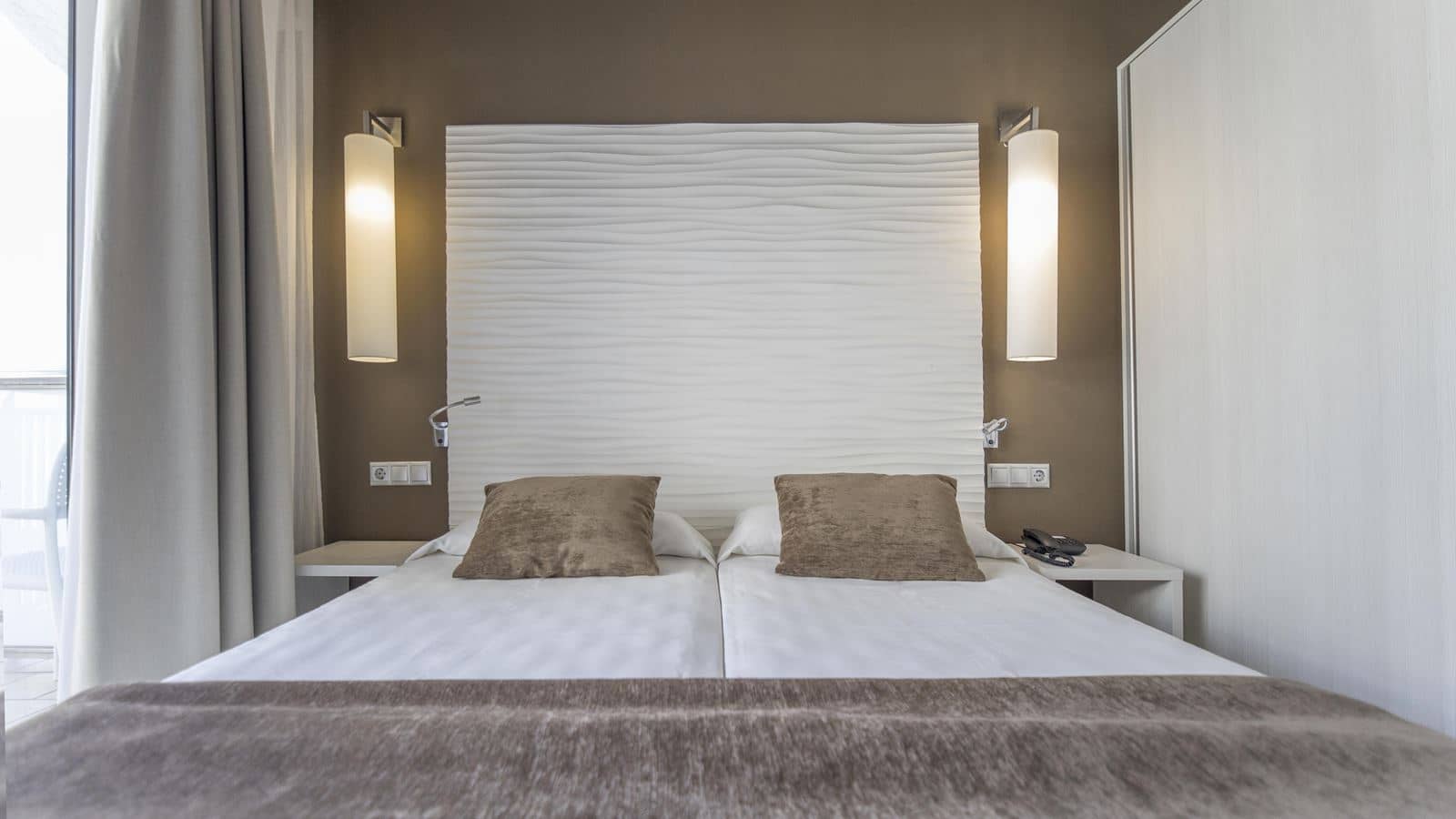 rooms-family-room