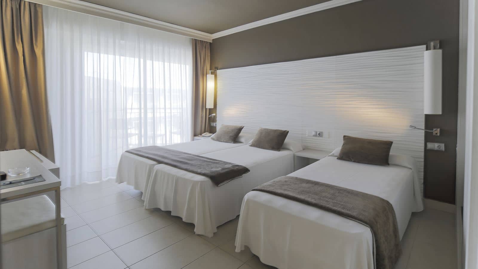 rooms-family-room