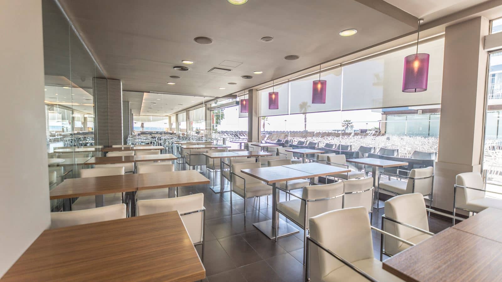 bars-augustus-cafeteria