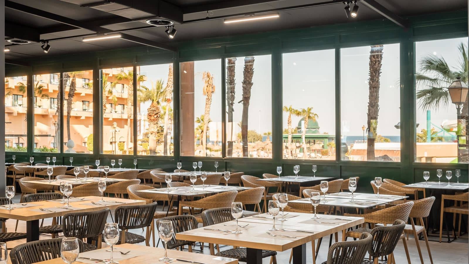 restaurants-restaurant
