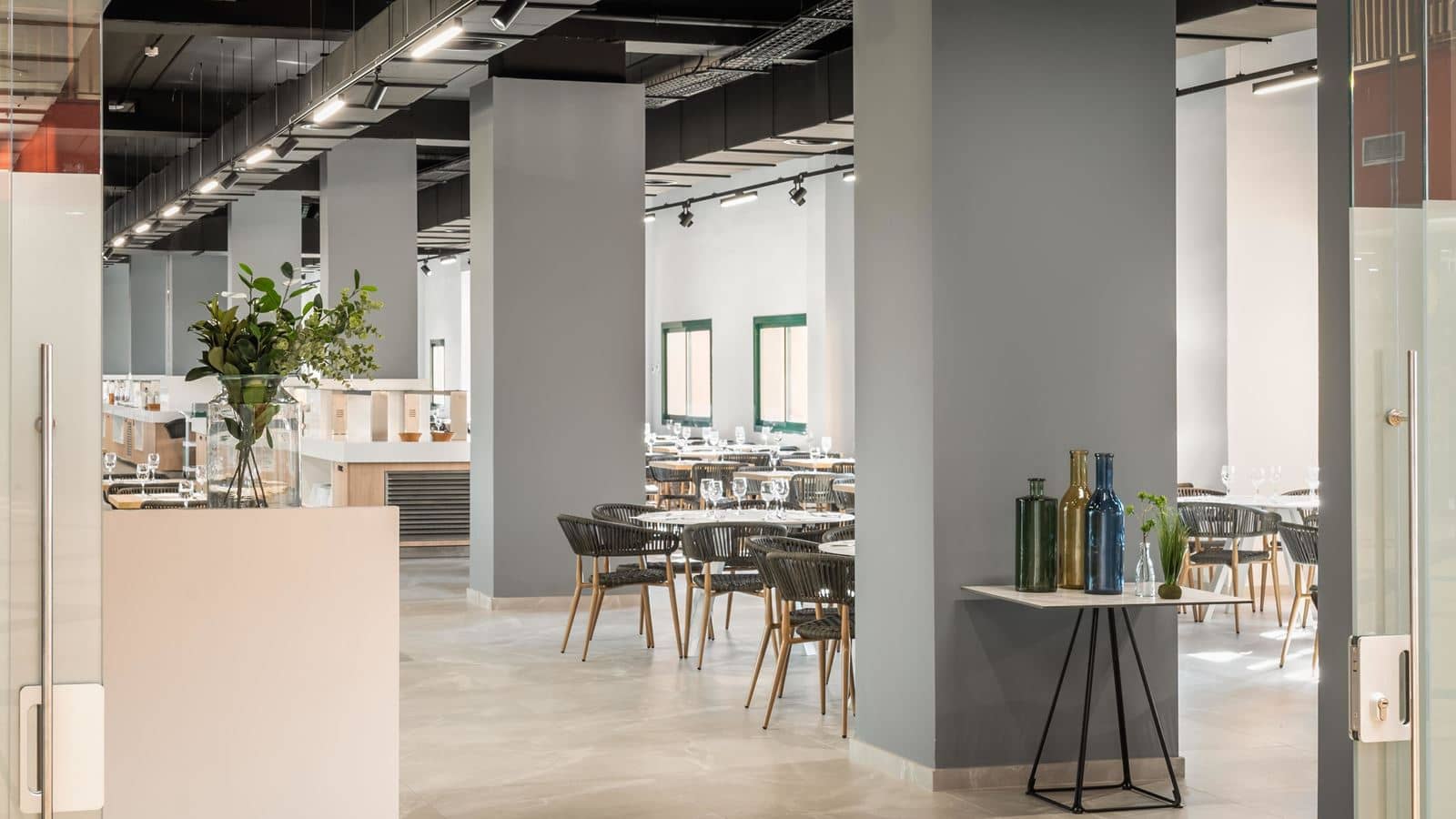 restaurants-restaurant