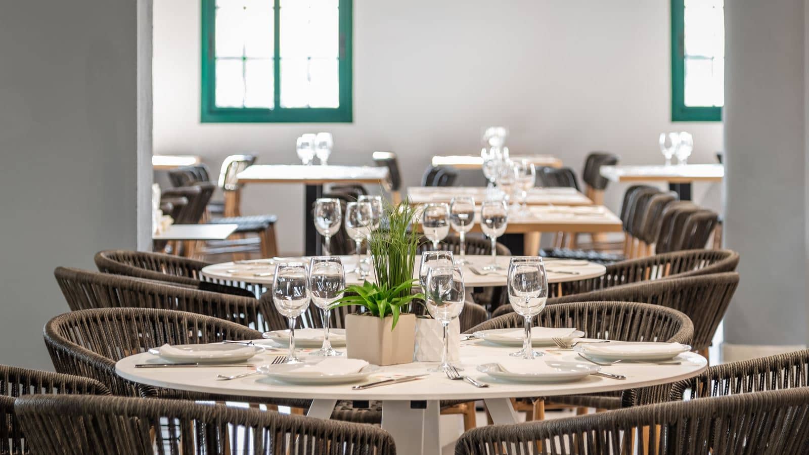 restaurants-restaurant