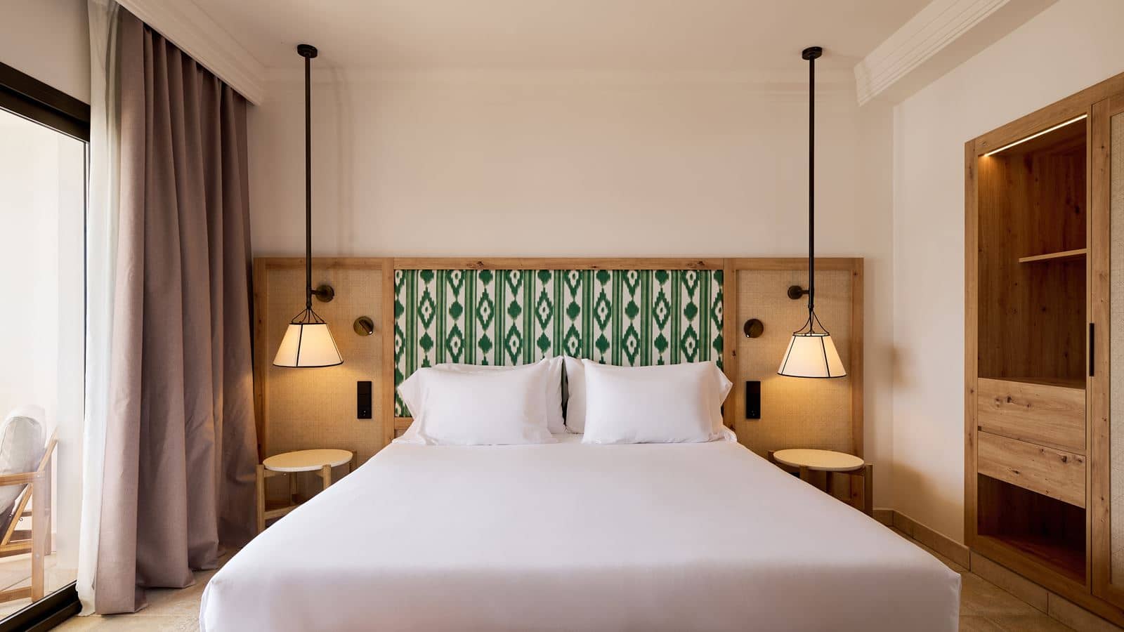 rooms-double-deluxe-1-king-bed-partial-sea-view-balcony-or-terrace