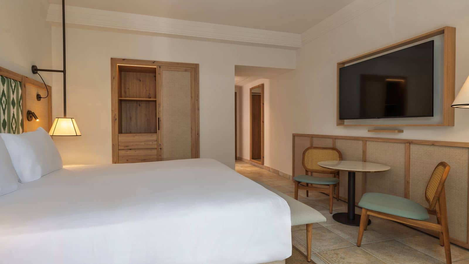 rooms-double-deluxe-1-king-bed-balcony-or-terrace