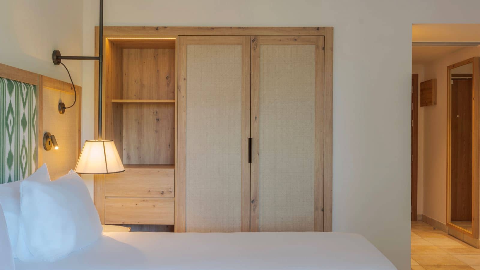 rooms-double-deluxe-2-twin-beds-balcony-or-terrace