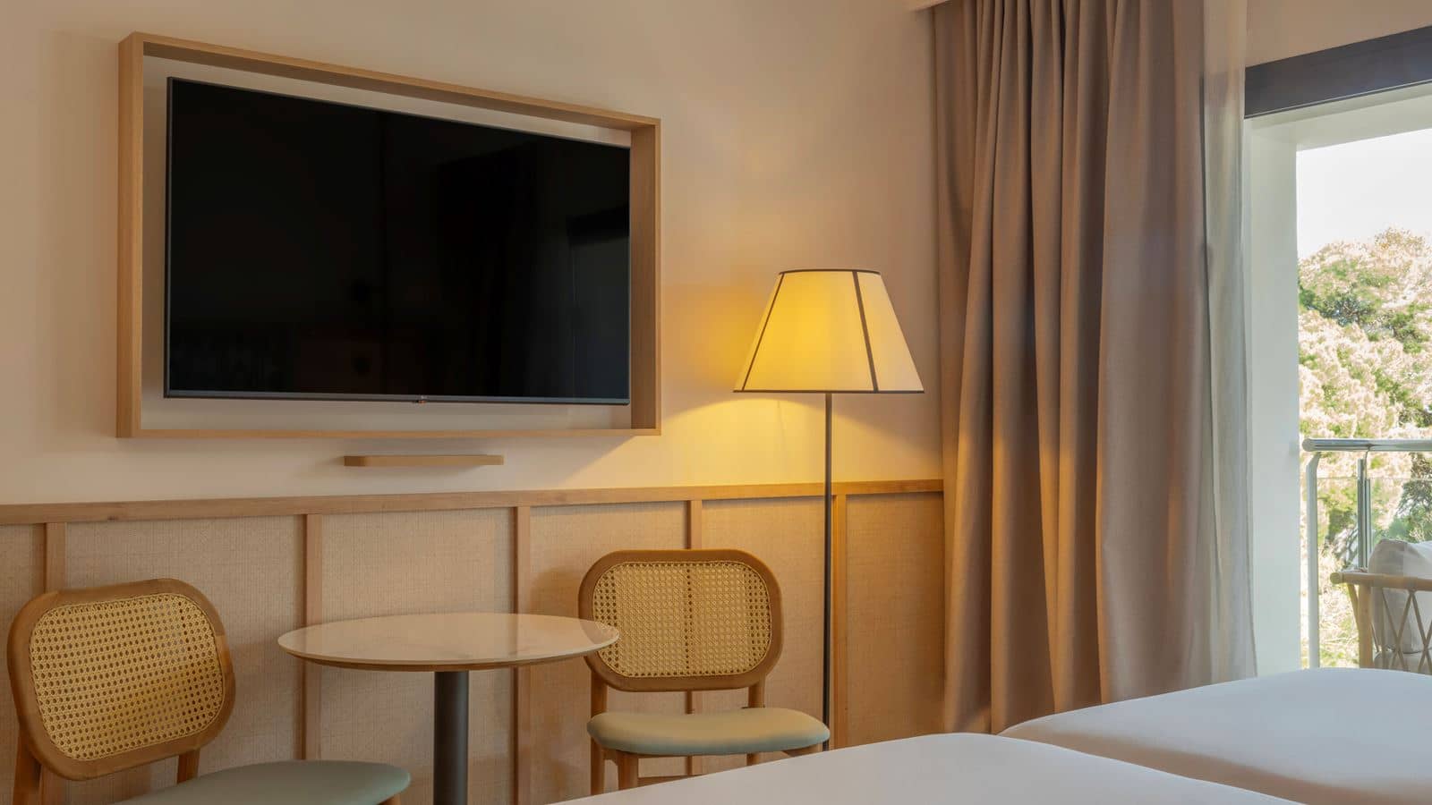 rooms-double-deluxe-2-twin-beds-balcony-or-terrace