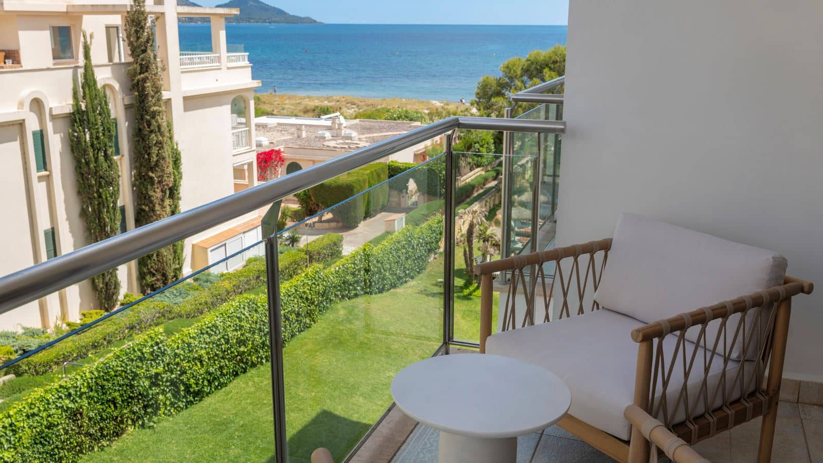 rooms-double-deluxe-1-king-bed-partial-sea-view-balcony-or-terrace