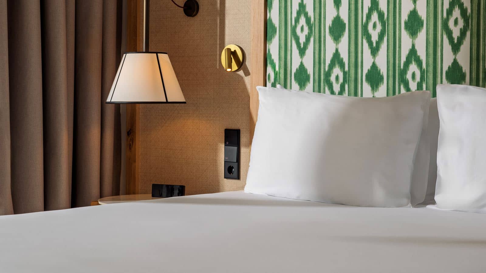 rooms-double-deluxe-1-king-bed-partial-sea-view-balcony-or-terrace