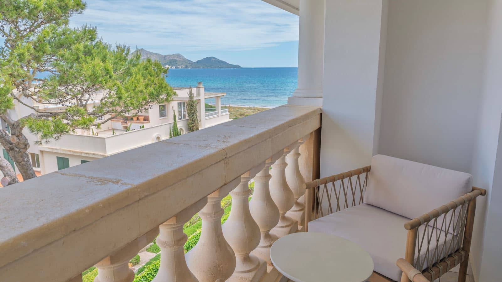 rooms-double-deluxe-1-king-bed-partial-sea-view-balcony-or-terrace