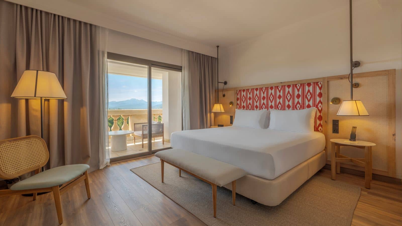 rooms-1-bedroom-suite-balcony-or-terrace