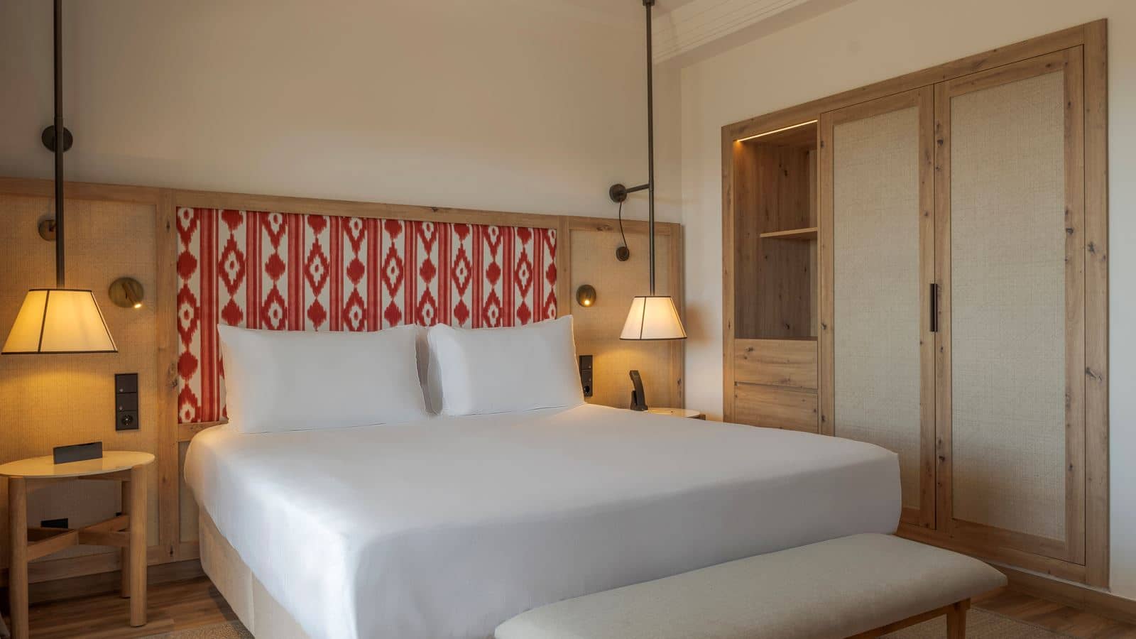 rooms-1-bedroom-suite-balcony-or-terrace