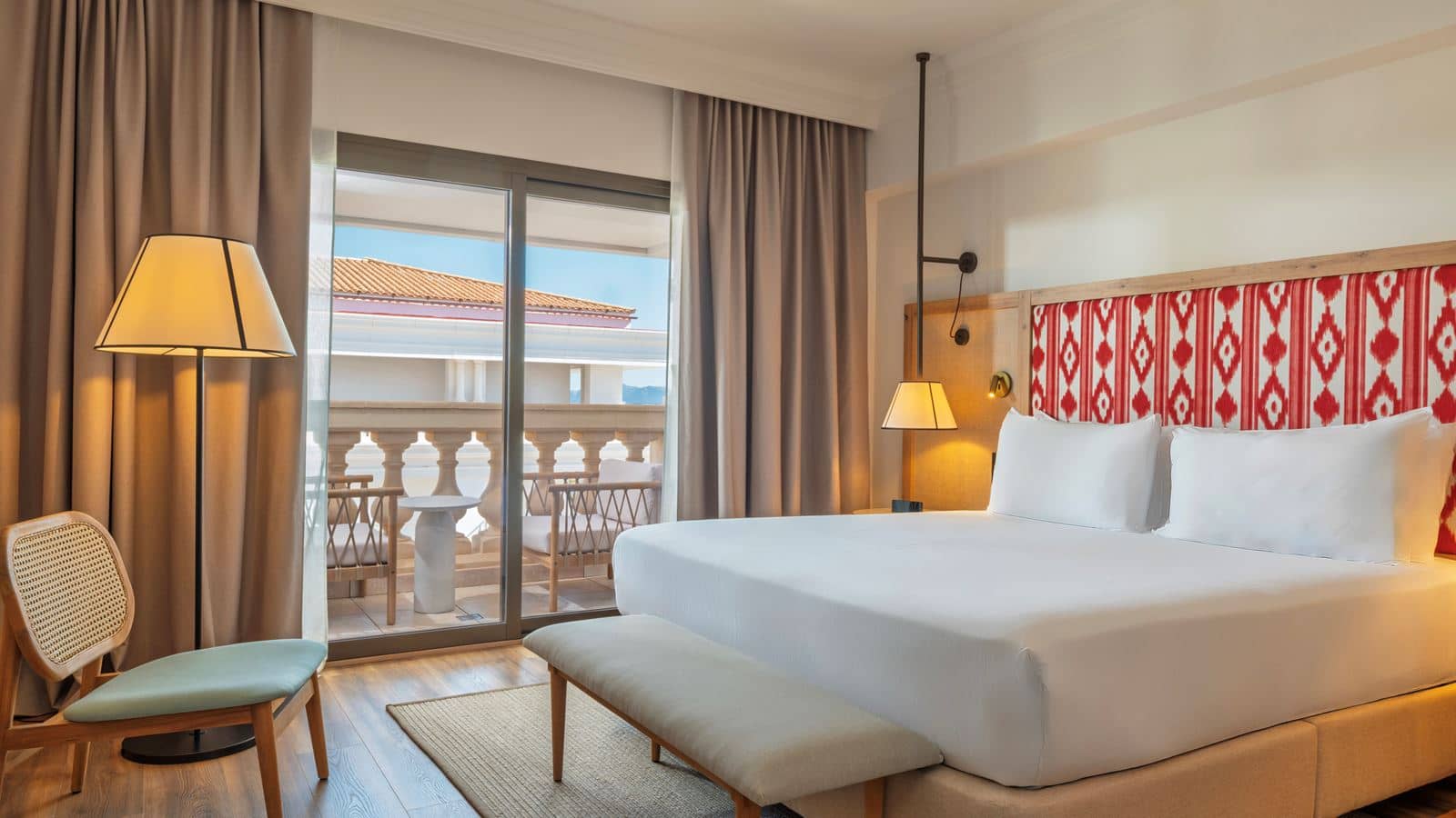 rooms-1-bedroom-suite-partial-sea-view-balcony-or-terrace