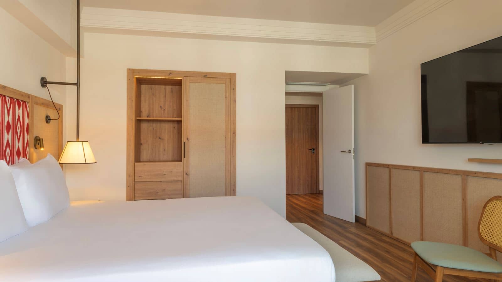 rooms-1-bedroom-suite-partial-sea-view-balcony-or-terrace