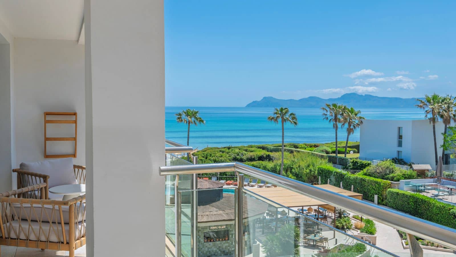 rooms-1-bedroom-suite-partial-sea-view-balcony-or-terrace