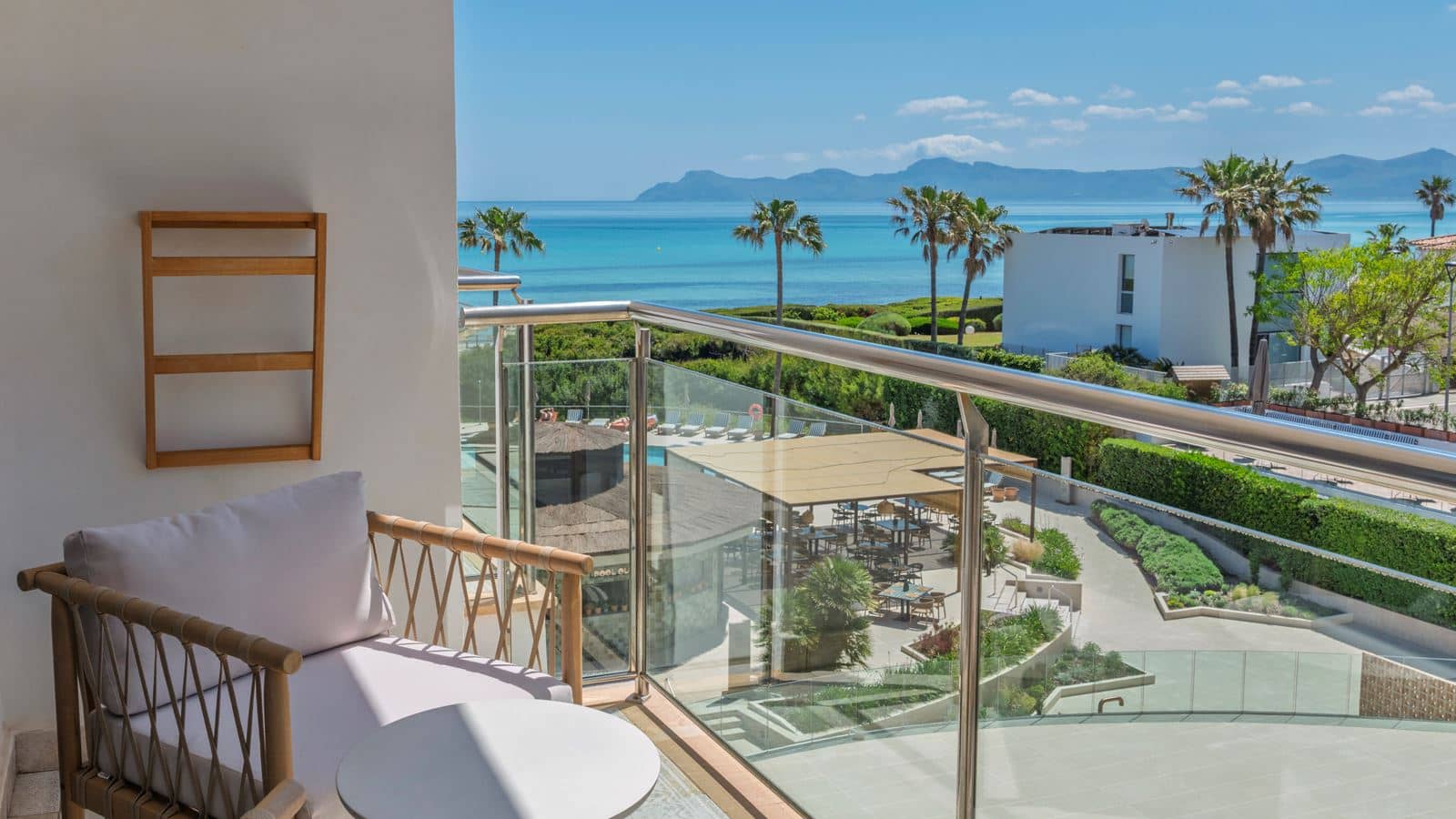 rooms-1-bedroom-suite-partial-sea-view-balcony-or-terrace