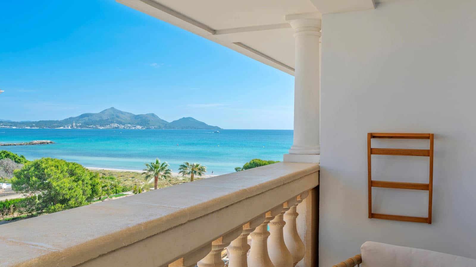 rooms-1-bedroom-suite-partial-sea-view-balcony-or-terrace