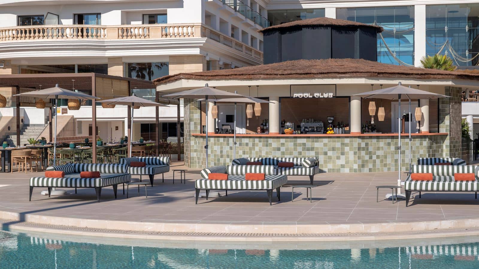 restaurants-pool-club