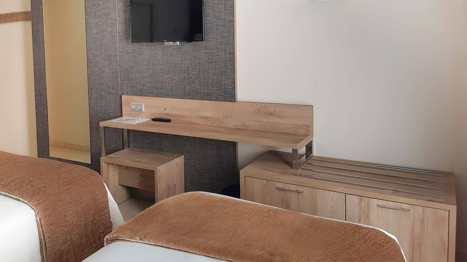 rooms-standard-room-balcony-or-terrace