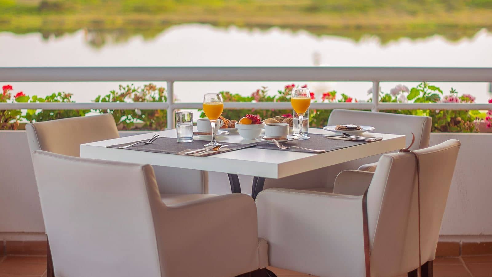 restaurants-restaurant