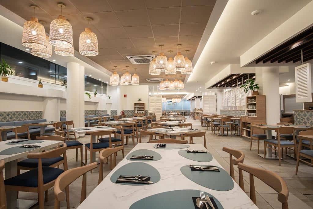 restaurants-restaurant