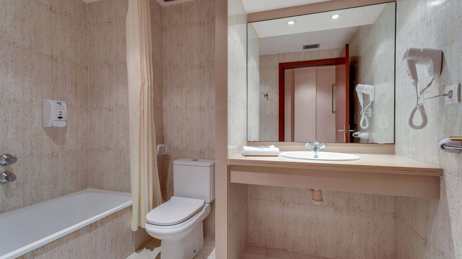 rooms-standard-room
